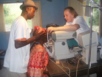 Caravane médicale de chirurgie ophtalmologique à Lubefu